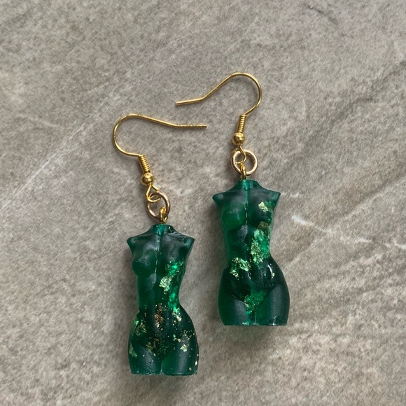 Absoloutly stunning custom to order goddess earing - Picture 10 of 11